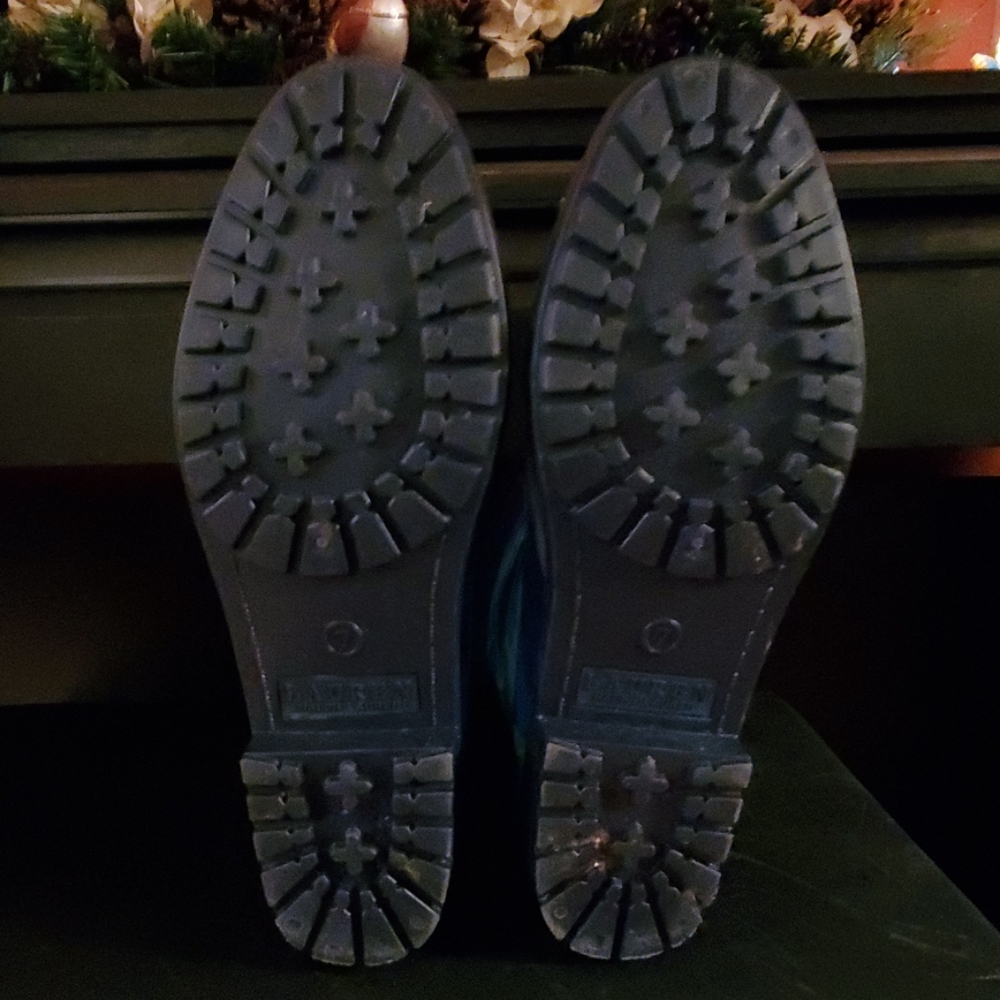 Boots - Picture 3 of 4